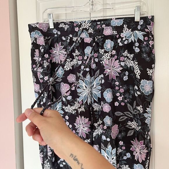 Ann Taylor LOFT Floral Lightweight Wide Leg Drawstring Pull On Multi Color Pants - Picture 6 of 10